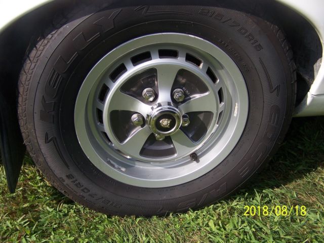 1986 White Jaguar XJ6 4 Door