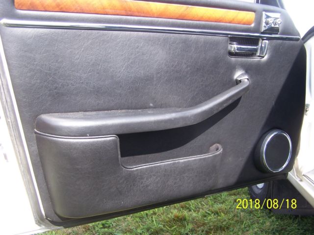 1986 White Jaguar XJ6 4 Door