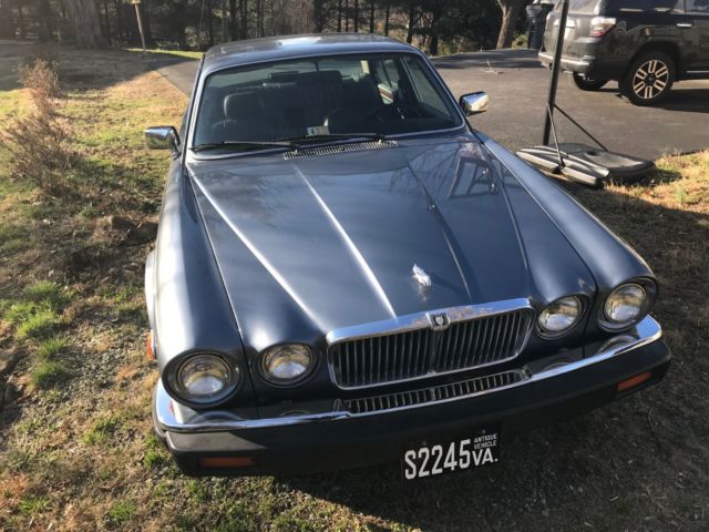 1986 Blue Gray Metallic Jaguar XJ6 Sedan