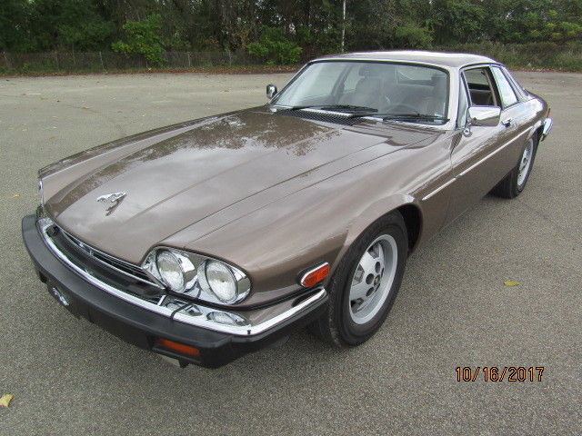 1986 Gold Jaguar XJS Coupe
