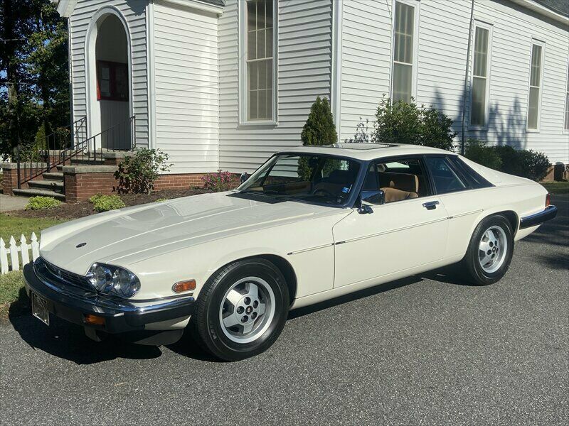 1986 White Jaguar XJS --