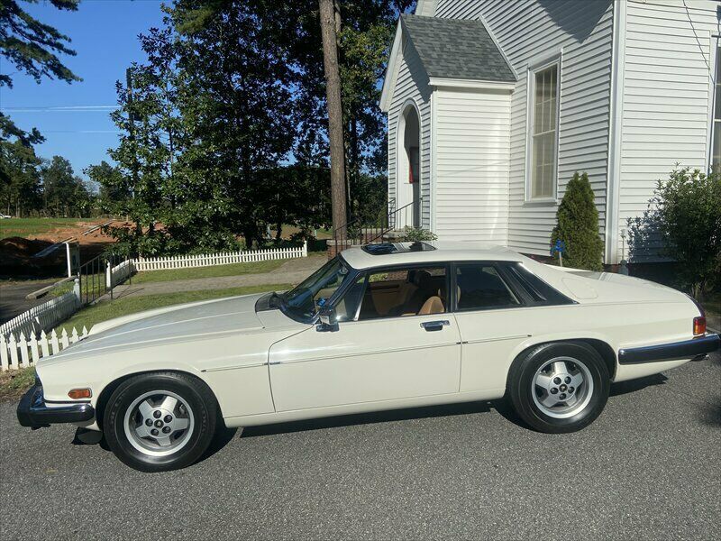 1986 White Jaguar XJS --