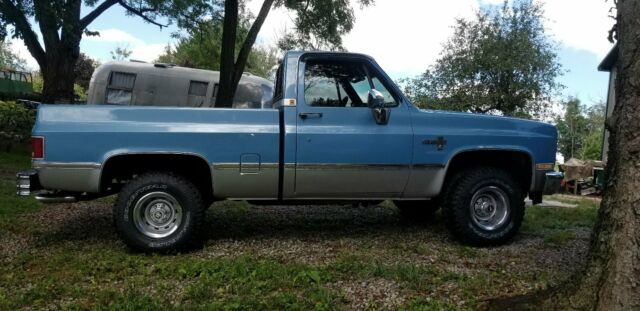 1986 Blue Chevrolet Silverado 1500 Standard Cab Pickup