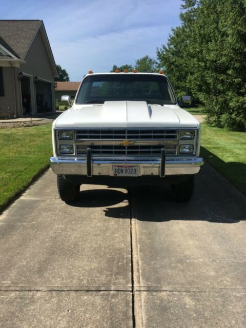 1986 White Chevrolet Other Pickups