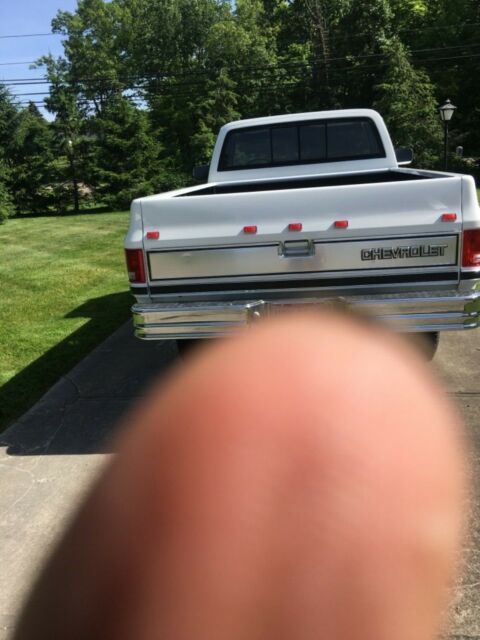 1986 White Chevrolet Other Pickups