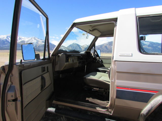 1986 Tan Toyota Land Cruiser SUV