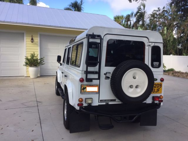 1986 White Land Rover Defender SUV