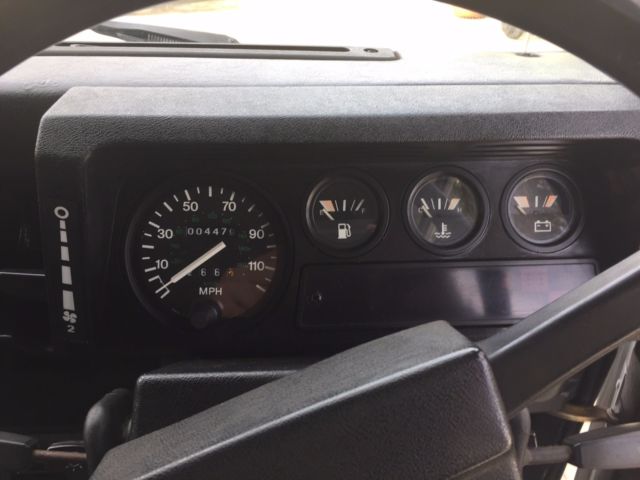 1986 White Land Rover Defender SUV