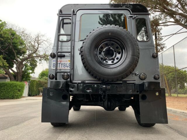1986 Gray Land Rover Defender