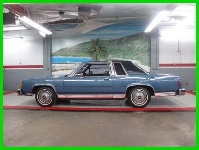 1986 Blue Ford Crown Victoria