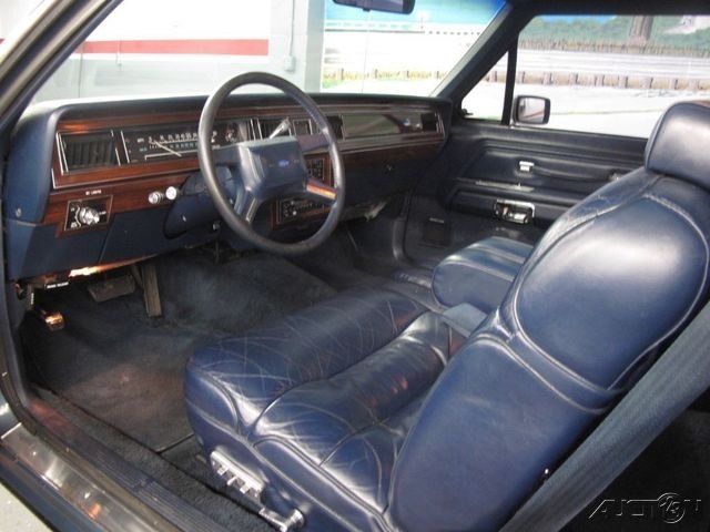 1986 Blue Ford Crown Victoria