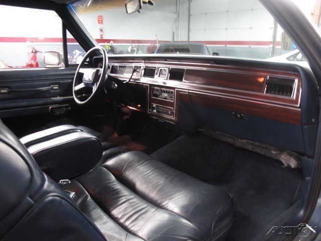 1986 Blue Ford Crown Victoria