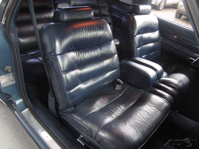 1986 Blue Ford Crown Victoria