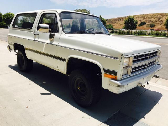 1986 White Chevrolet Blazer SUV