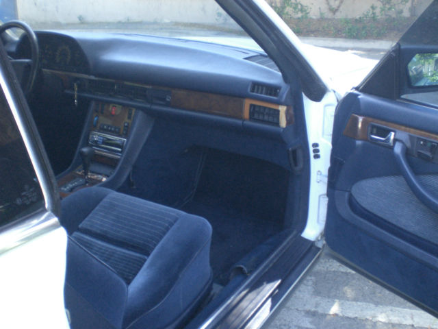 1986 white Mercedes-Benz S-Class Coupe