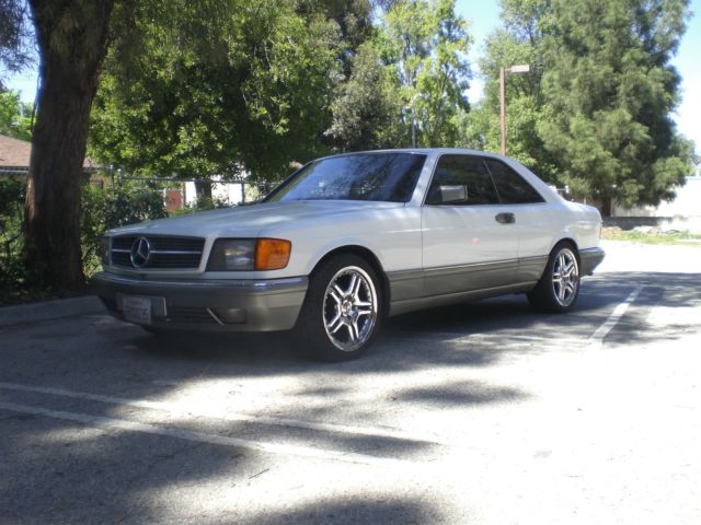 1986 White Mercedes-Benz 500-Series Coupe