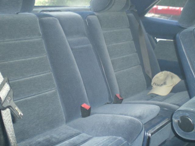 1986 White Mercedes-Benz 500-Series Coupe