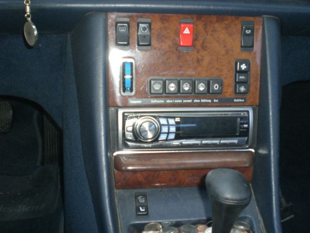 1986 White Mercedes-Benz 500-Series Coupe