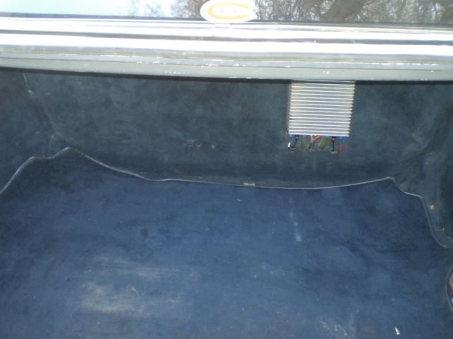 1986 White Mercedes-Benz 500-Series Coupe