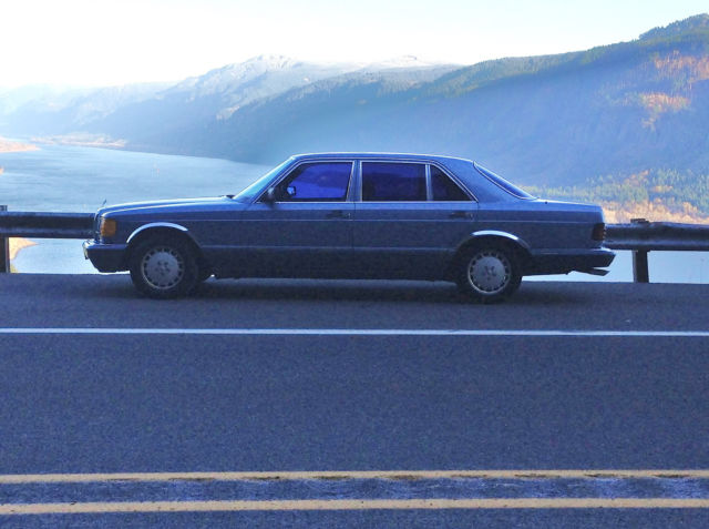 1986 Tan Mercedes-Benz 300-Series