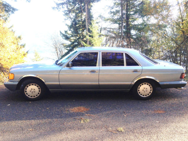 1986 Tan Mercedes-Benz 300-Series
