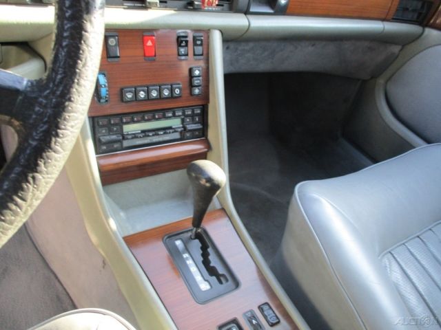 1986 Gray Mercedes-Benz 400-Series Sedan