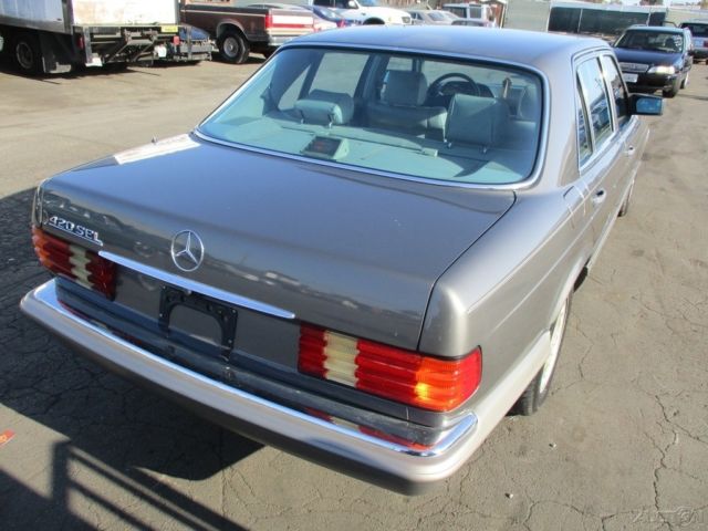 1986 Gray Mercedes-Benz 400-Series Sedan