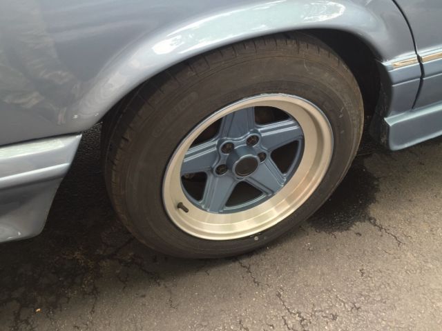 1986 Blue Mercedes-Benz 400-Series