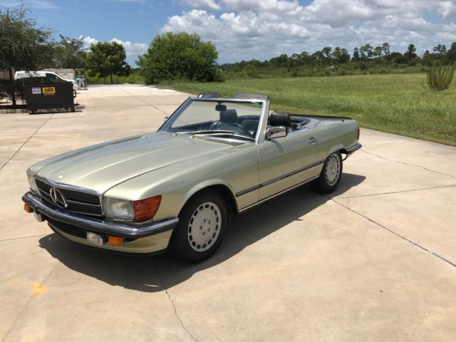 1986 Green Mercedes-Benz SL-Class Convertible