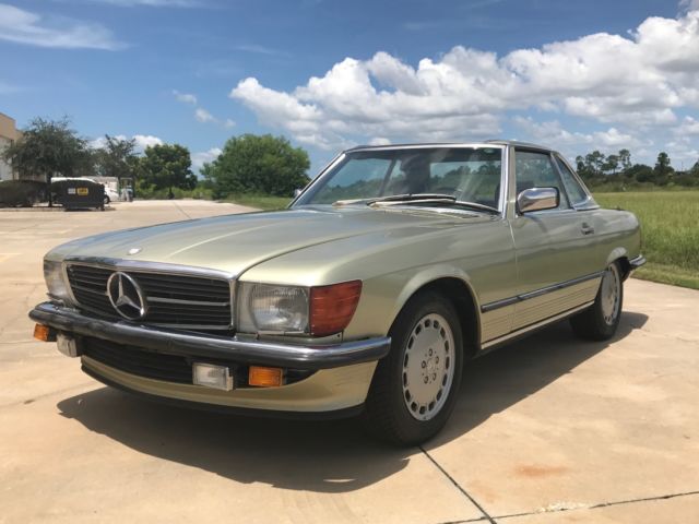 1986 Green Mercedes-Benz SL-Class Convertible