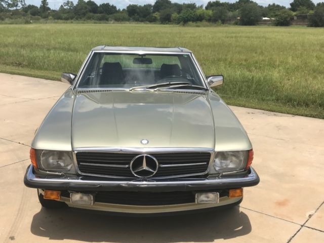 1986 Green Mercedes-Benz SL-Class Convertible