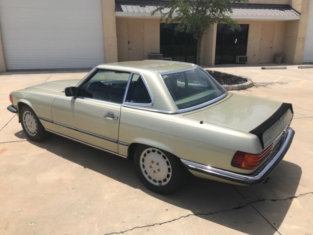 1986 Green Mercedes-Benz SL-Class Convertible