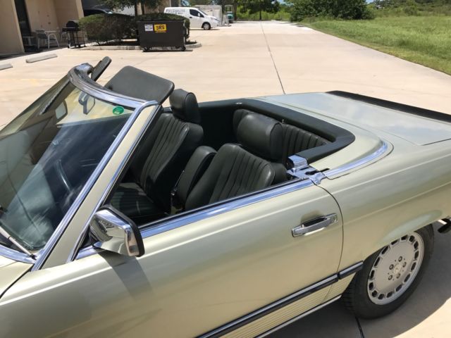 1986 Green Mercedes-Benz SL-Class Convertible