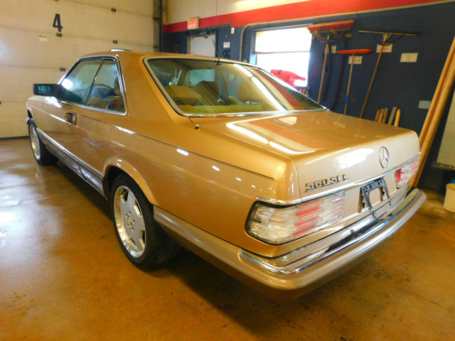 1986 Gold Mercedes-Benz 560 SEC Coupe