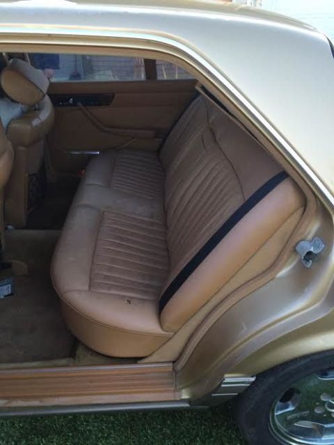 1986 Blue Mercedes-Benz 500-Series Sedan