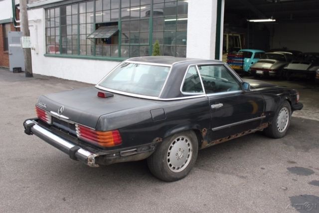 1986 Black Mercedes-Benz 500-Series Convertible