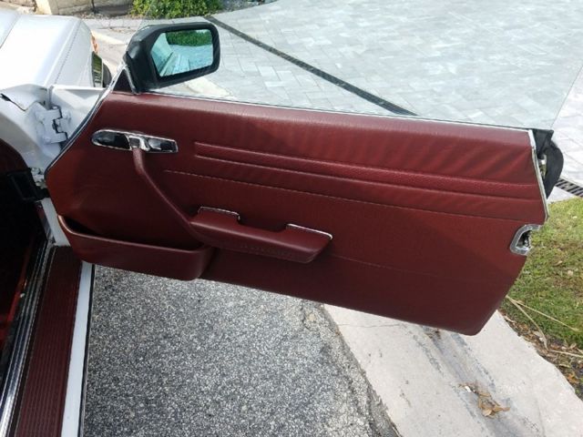 1986 White Mercedes-Benz SL-Class Convertible