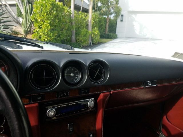 1986 White Mercedes-Benz SL-Class Convertible