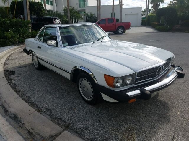 1986 White Mercedes-Benz SL-Class Convertible
