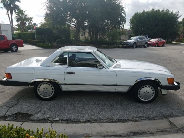 1986 White Mercedes-Benz SL-Class Convertible