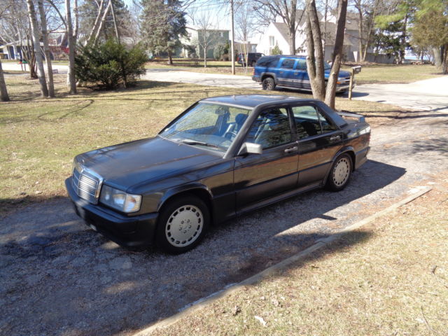 1986 Black Mercedes-Benz 190-Series