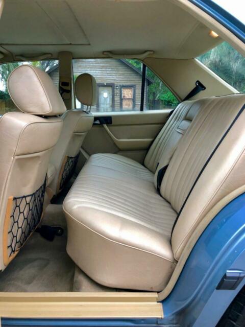 1986 Blue Mercedes-Benz 300-Series Sedan