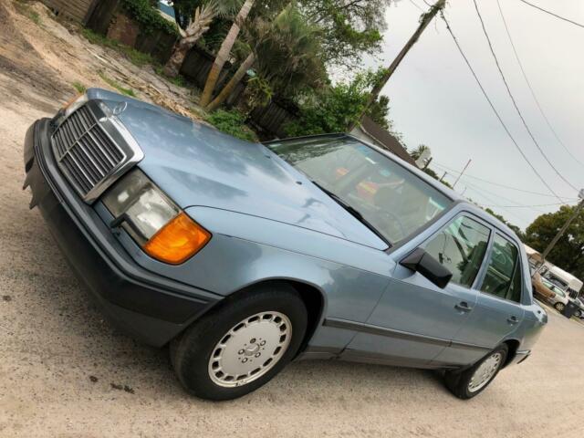 1986 Blue Mercedes-Benz 300-Series Sedan