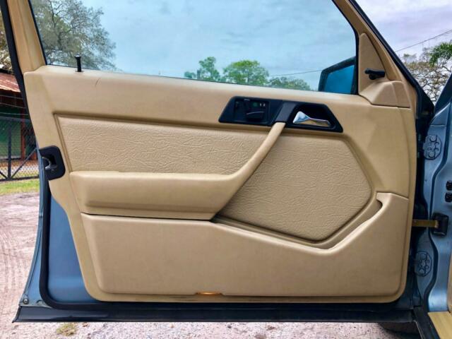 1986 Blue Mercedes-Benz 300-Series Sedan