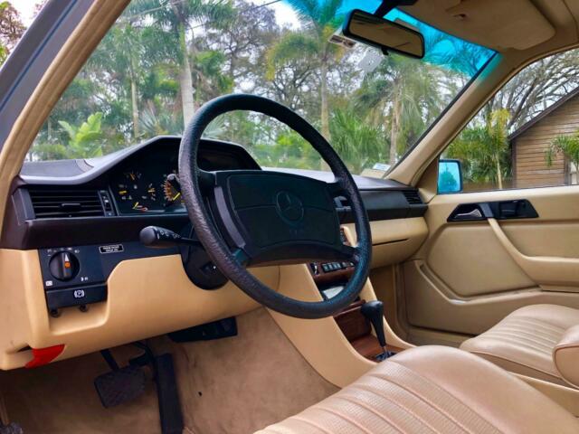 1986 Blue Mercedes-Benz 300-Series Sedan