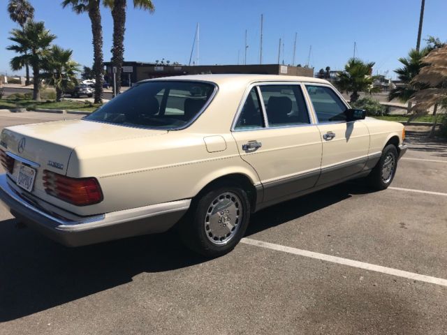 1986 Tan Mercedes-Benz 300-Series Sedan