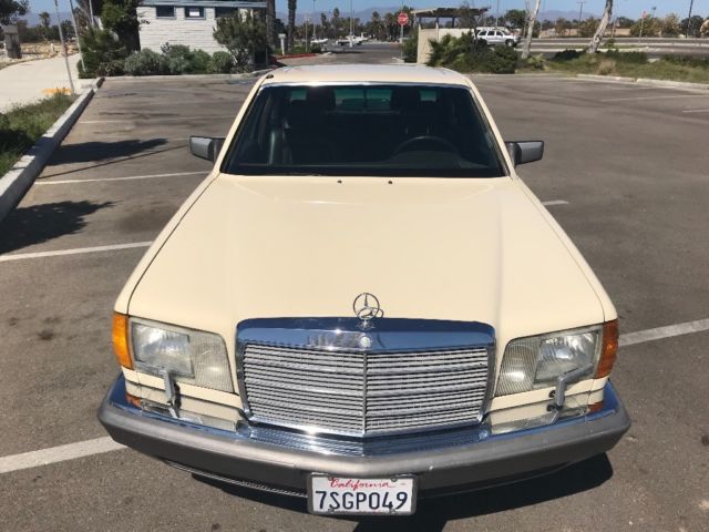 1986 Tan Mercedes-Benz 300-Series Sedan