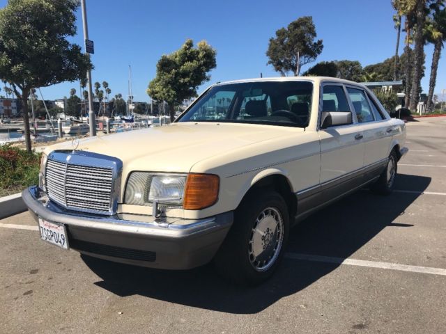 1986 Tan Mercedes-Benz 300-Series Sedan