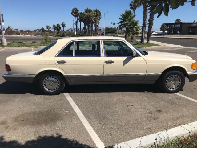 1986 Tan Mercedes-Benz 300-Series Sedan