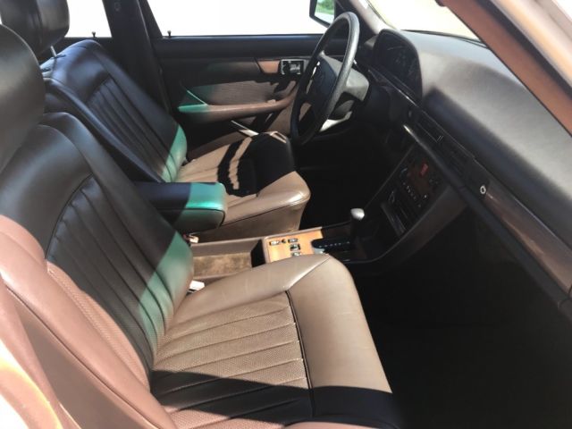 1986 Tan Mercedes-Benz 300-Series Sedan